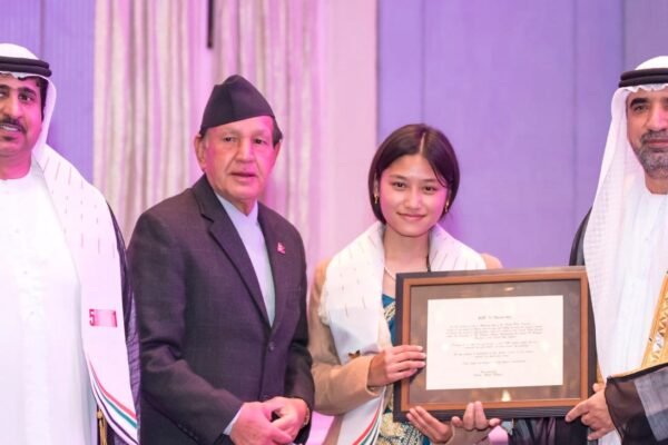 नेपाल की इस लड़की को मिला वर्ल्ड बेस्ट हैंडराइटिंग का खिताब, वीडियो वायरल