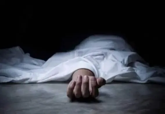 झारखंड: बाइक से लगी टक्कर तो युवक की हत्या कर लाश पेड़ पर टांगा