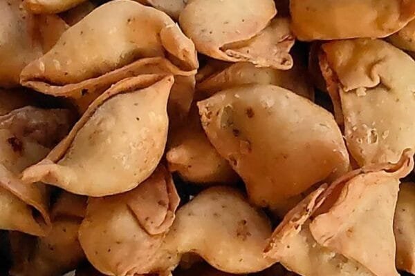 भारत में समोसा की प्रसिद्ध किस्में: इतिहास, उद्गम और प्रसार