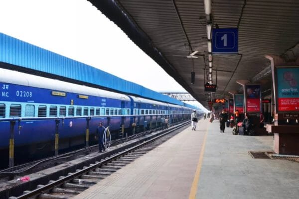 भारत के सबसे बड़े रेलवे स्टेशन और टॉप 10 स्टेशनों की जानकारी