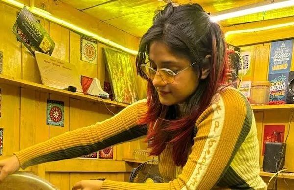 Kolkata’s Viral ‘Russian Chaiwali’ Shuts Shop Amid Allegations of Moral Policing