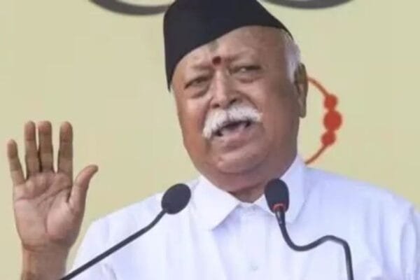 “अगर घर वापसी नहीं होती, तो आदिवासी राष्ट्र-विरोधी हो जाते”: मोहन भागवत